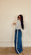 Load image into Gallery viewer, Basic butter soft long sleeve in heather grey