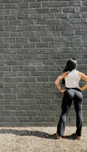 Load image into Gallery viewer, Sculpt flare yogas in black