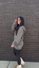 Load image into Gallery viewer, the TIA HOODIE- Pigment Black