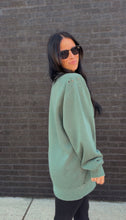 Load image into Gallery viewer, the TIA CREWNECK- Alpine Green