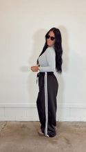 Load image into Gallery viewer, the Varsity Pant in black