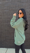 Load image into Gallery viewer, the TIA HOODIE- Alpine Green