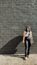 Load image into Gallery viewer, Sculpt flare yogas in black