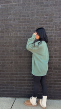 Load image into Gallery viewer, the TIA CREWNECK- Alpine Green