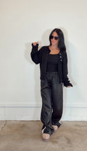 Load image into Gallery viewer, the Varsity Pant in black