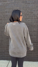 Load image into Gallery viewer, the TIA CREWNECK- Pigment Black