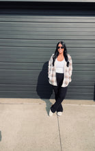 Load image into Gallery viewer, * Corduroy reversible plaid jacket in cream
