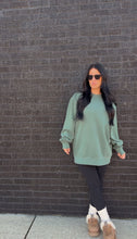 Load image into Gallery viewer, the TIA CREWNECK- Alpine Green
