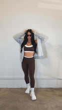 Load image into Gallery viewer, Contrast Binding Legging in Chocolate
