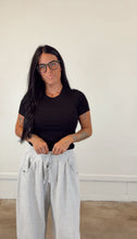 Load image into Gallery viewer, Essential micro rib tee in Black
