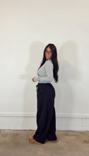 Load image into Gallery viewer, Downtown barrel sweatpant in Black
