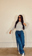 Load image into Gallery viewer, Basic butter soft long sleeve in heather grey
