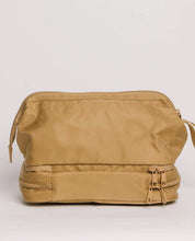 Load image into Gallery viewer, BRIXLEY TAN TOILETRY BAG - PREORDER
