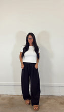 Load image into Gallery viewer, Downtown barrel sweatpant in Black
