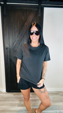 Load image into Gallery viewer, * Everyday tee in black
