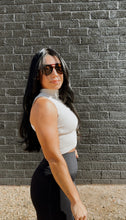 Load image into Gallery viewer, Sculpt flare yogas in black
