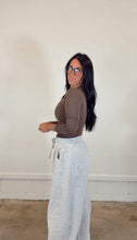 Load image into Gallery viewer, Buttery soft long sleeve in chocolate
