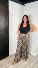 Load image into Gallery viewer, * Boho paisley wide ruffled pant
