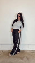 Load image into Gallery viewer, the Varsity Pant in black
