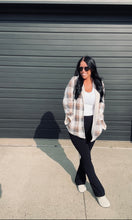 Load image into Gallery viewer, * Corduroy reversible plaid jacket in cream
