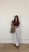 Load image into Gallery viewer, Downtown barrel sweatpant in Heather Gray
