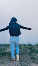 Load image into Gallery viewer, * Kyte cropped puffer vest
