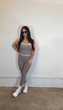 Load image into Gallery viewer, Contrast Binding Legging in Taupe

