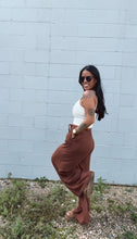 Load image into Gallery viewer, * Brushed cloud wide leg pant in chestnut
