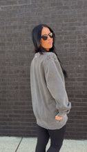 Load image into Gallery viewer, the TIA CREWNECK- Pigment Black
