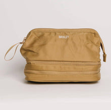 Load image into Gallery viewer, BRIXLEY TAN TOILETRY BAG - PREORDER
