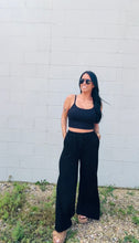 Load image into Gallery viewer, * Basic cropped cami in black
