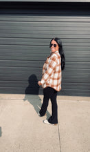 Load image into Gallery viewer, * Corduroy reversible plaid jacket in brown
