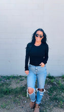 Load image into Gallery viewer, * Essential micro ribbed long sleeve in black

