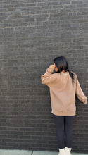 Load image into Gallery viewer, the TIA CREWNECK- Clay
