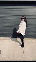 Load image into Gallery viewer, * Corduroy reversible plaid jacket in cream
