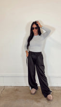 Load image into Gallery viewer, the Varsity Pant in black
