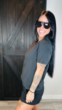 Load image into Gallery viewer, * Everyday tee in black
