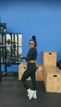 Load image into Gallery viewer, * Sporty long sleeve crop jacket in black
