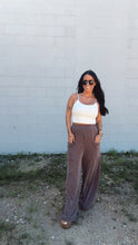 Load image into Gallery viewer, * Stone cord rib pocket pant in peppercorn
