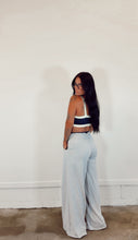 Load image into Gallery viewer, Movement sweats in Heather grey

