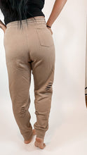 Load image into Gallery viewer, Scout Joggers- Sand PREORDER
